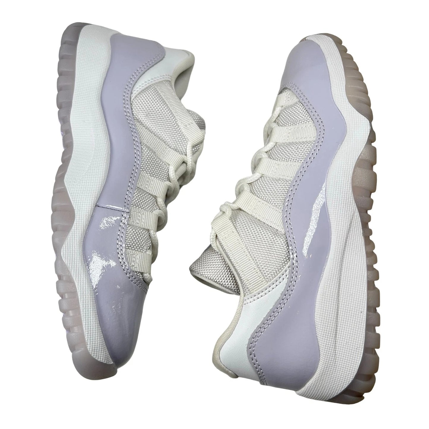 580522 101 Jordan 11 Retro Low Pure Violet (PS) - 1.5 Y (Sock Liner Discolored) (Damaged Box)