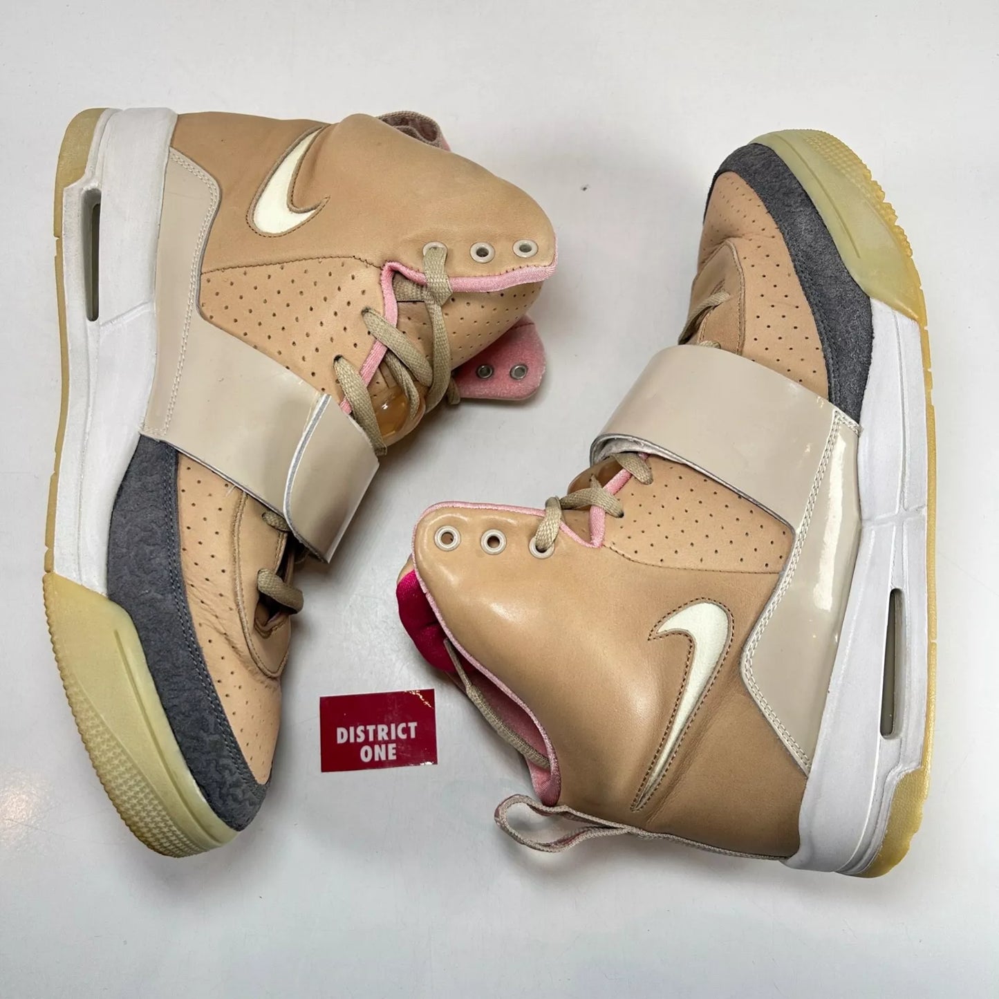 366164 111 Nike Air Yeezy 1 Net Tan 2009 [USED] - 11 M (Used)