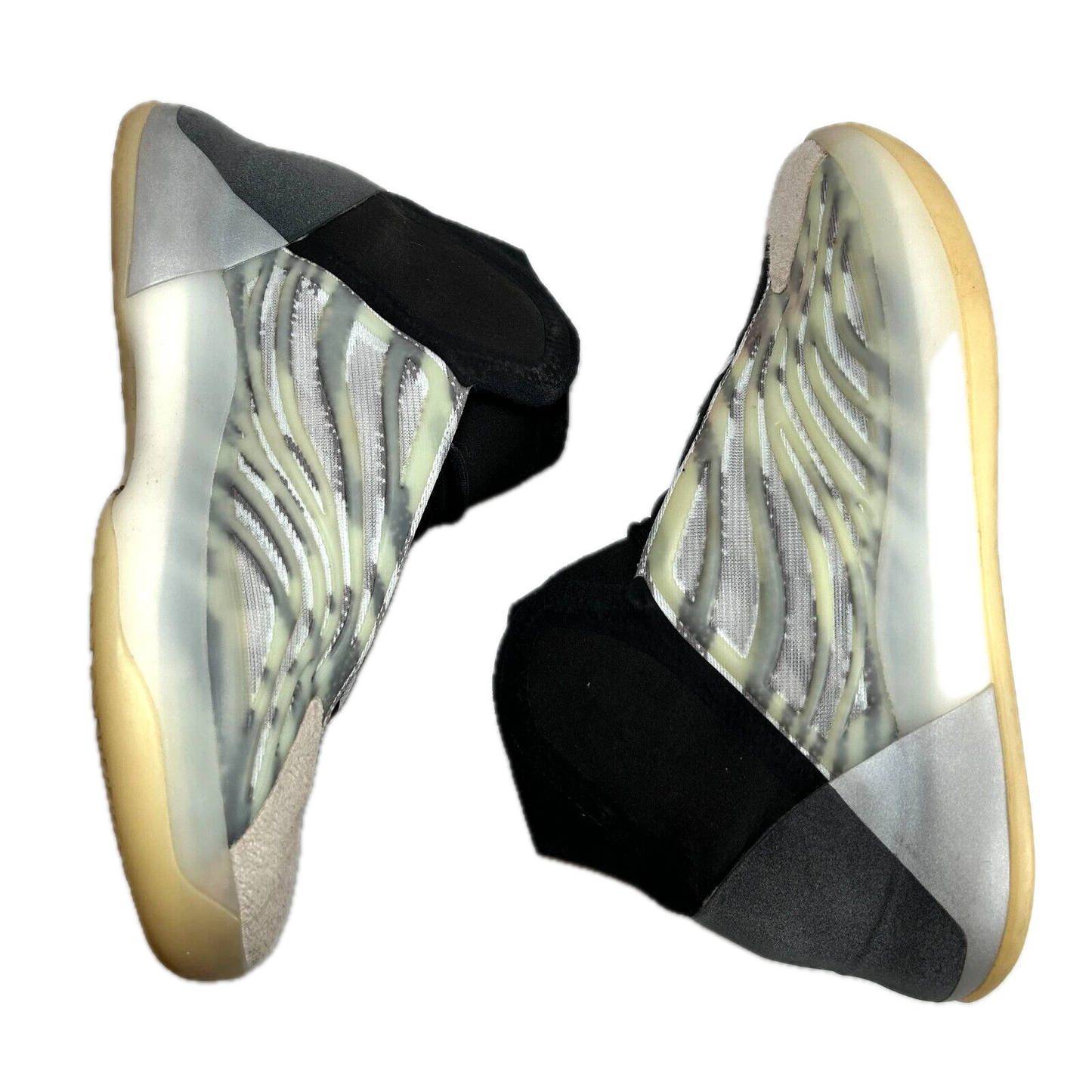FZ4362 adidas YZY QNTM BSKTBL [USED] - 9.5 M (Used)