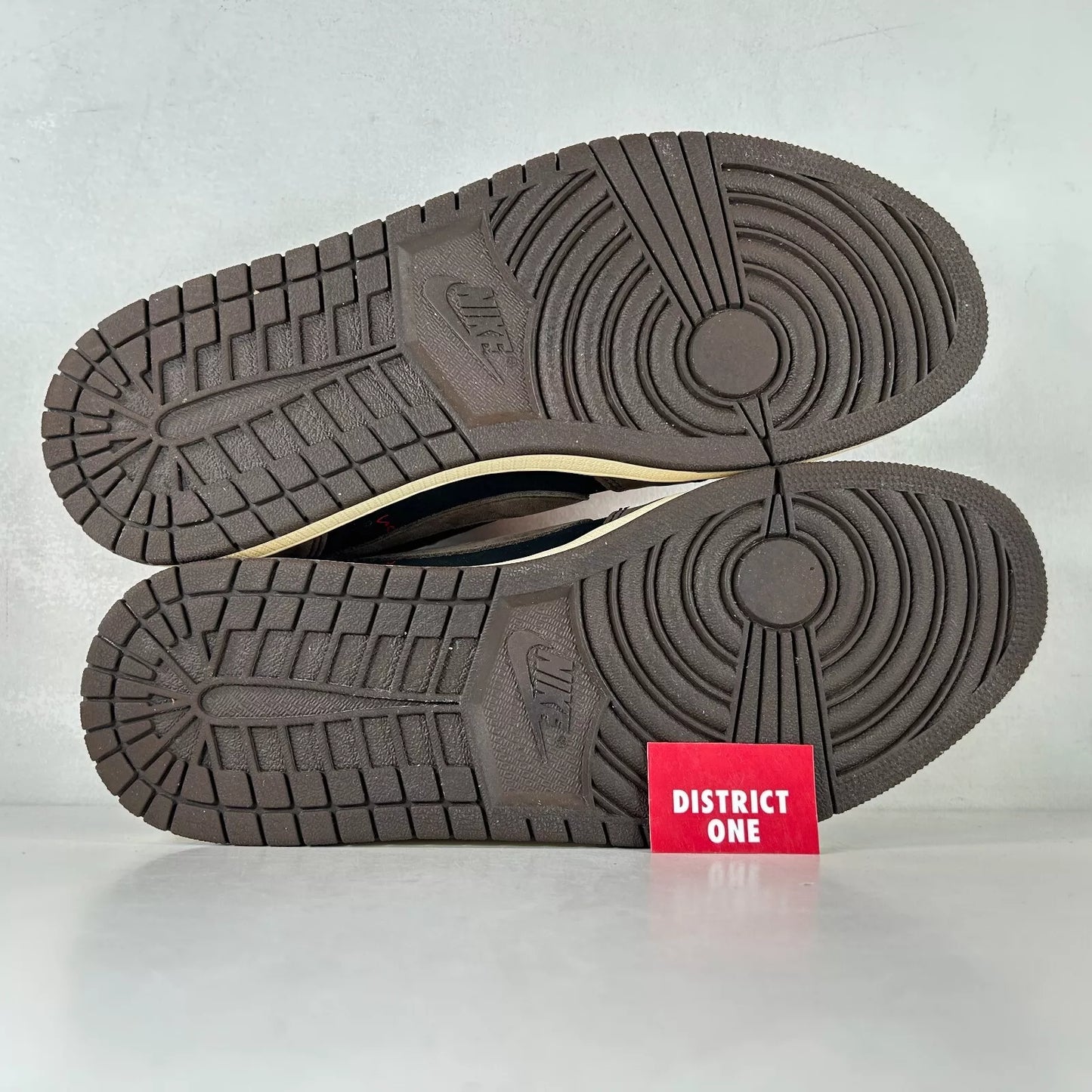 CQ4277 001 Jordan 1 Low Travis Scott Mocha [USED] - 11 M (Used2)