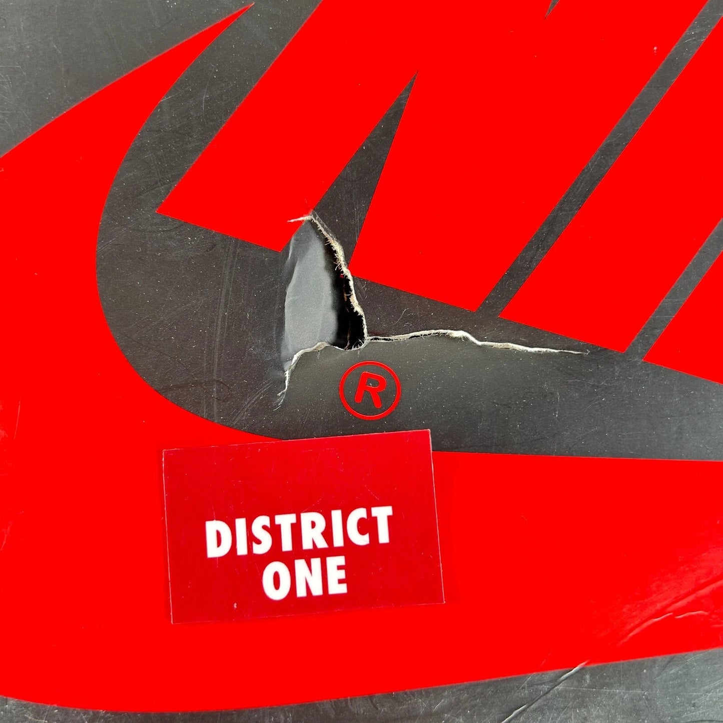 555088 104 Jordan 1 Retro Barons - 10.5 M (Yellowing) (Damaged Box)