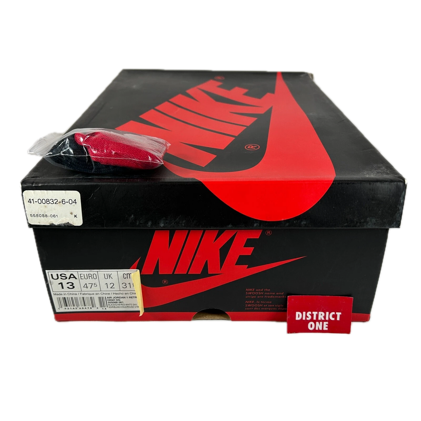 555088 061 Jordan 1 Retro High Bloodline [USED] - 13 (Used)
