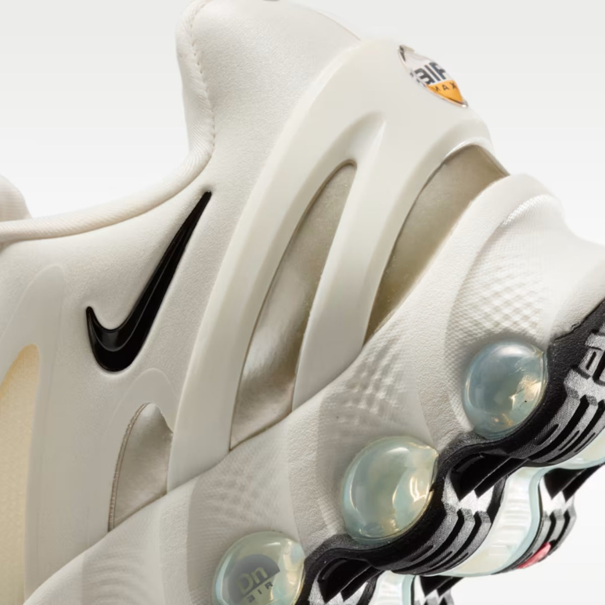 HF5509 101 Nike Air Max Dn8 Fossil Black (Women's)