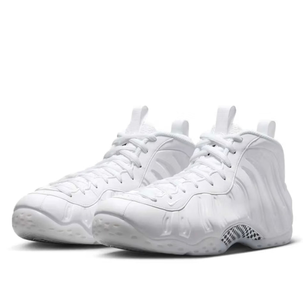 HJ5195 100 Nike Air Foamposite One Triple White