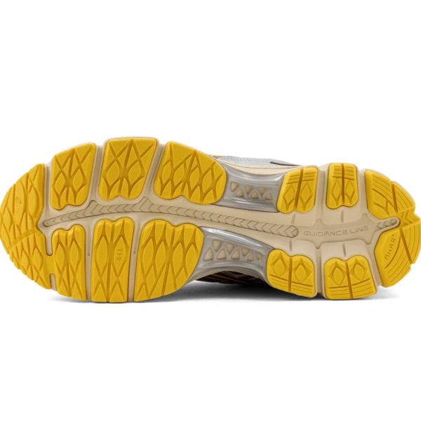 1203B302 200 ASICS Gel-Kayano 12.1 Vandy The Pink Chocolate